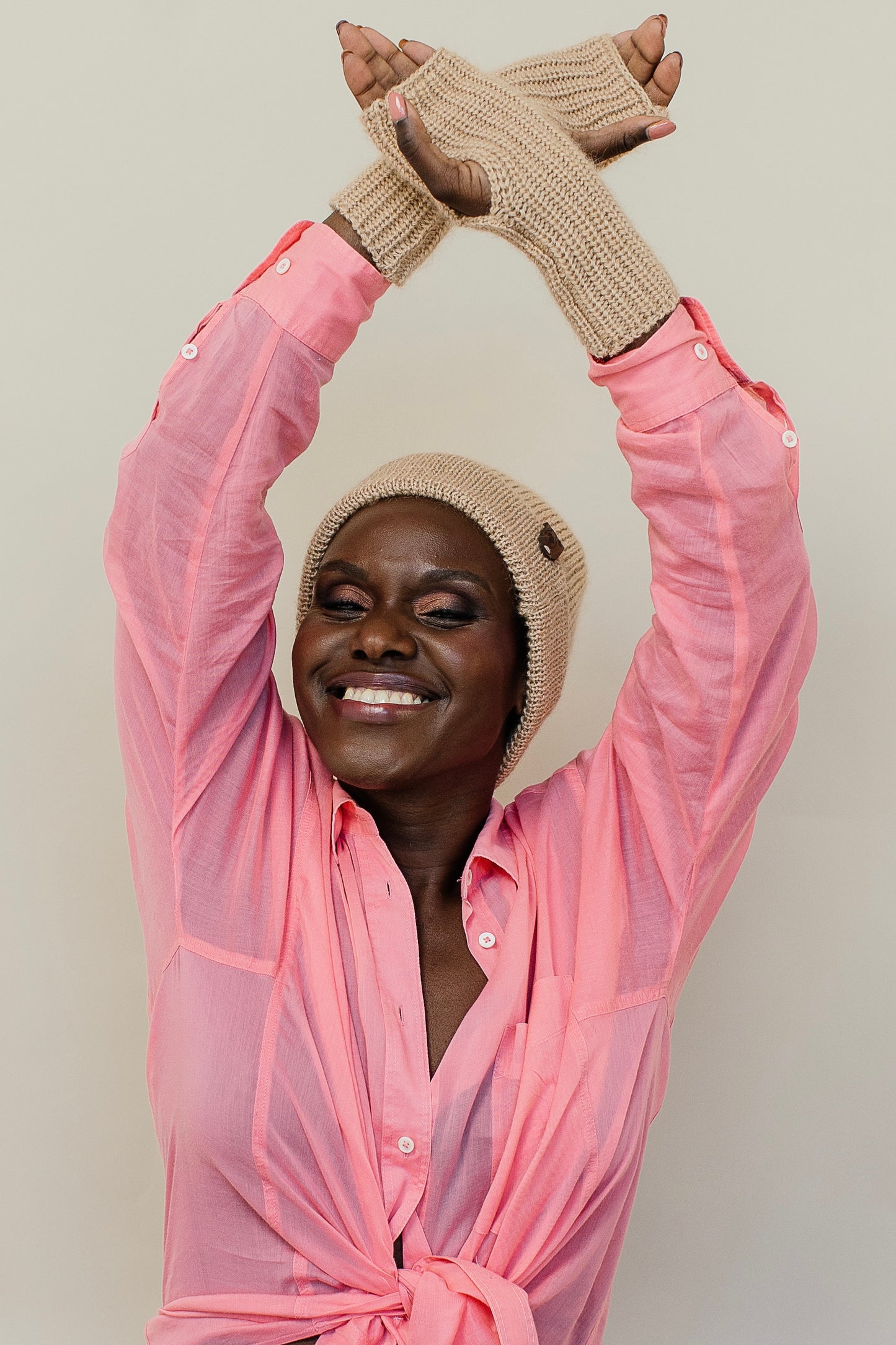 Wool & mohair beanie and gloves in caramel