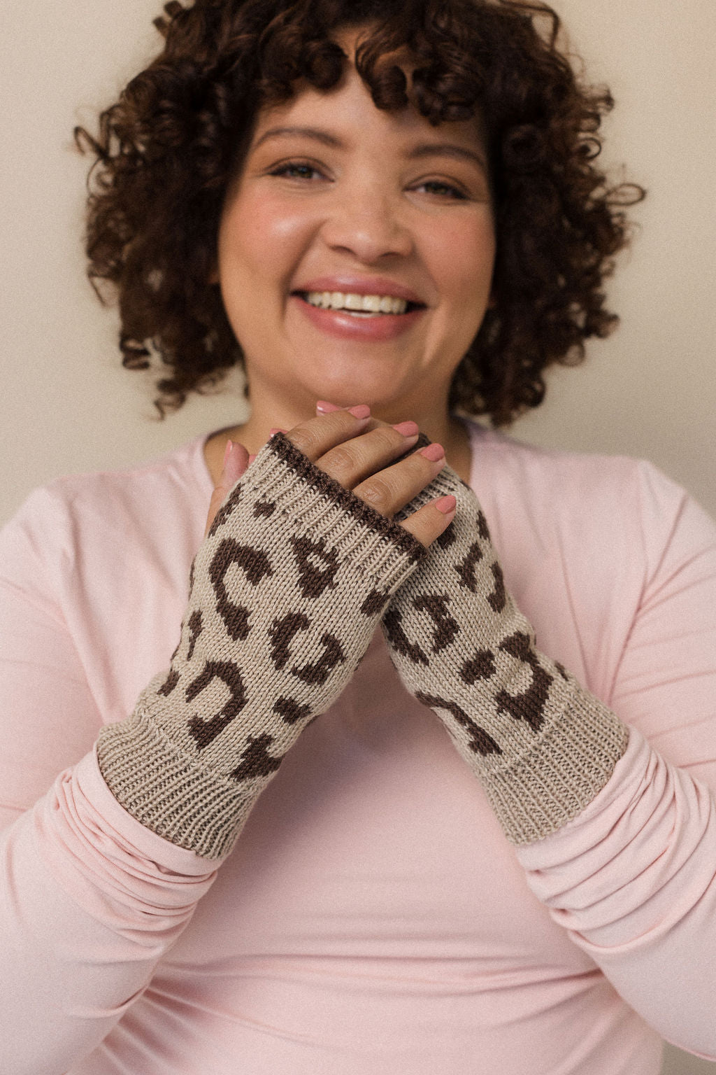 Leopard print fingerless gloves in wool mohair