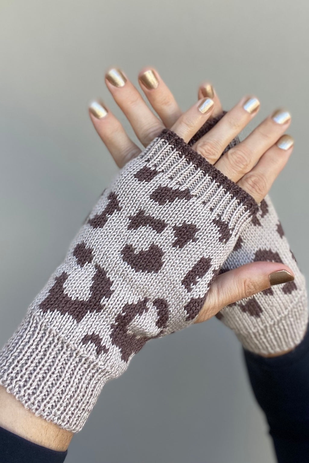 Leopard print gloves