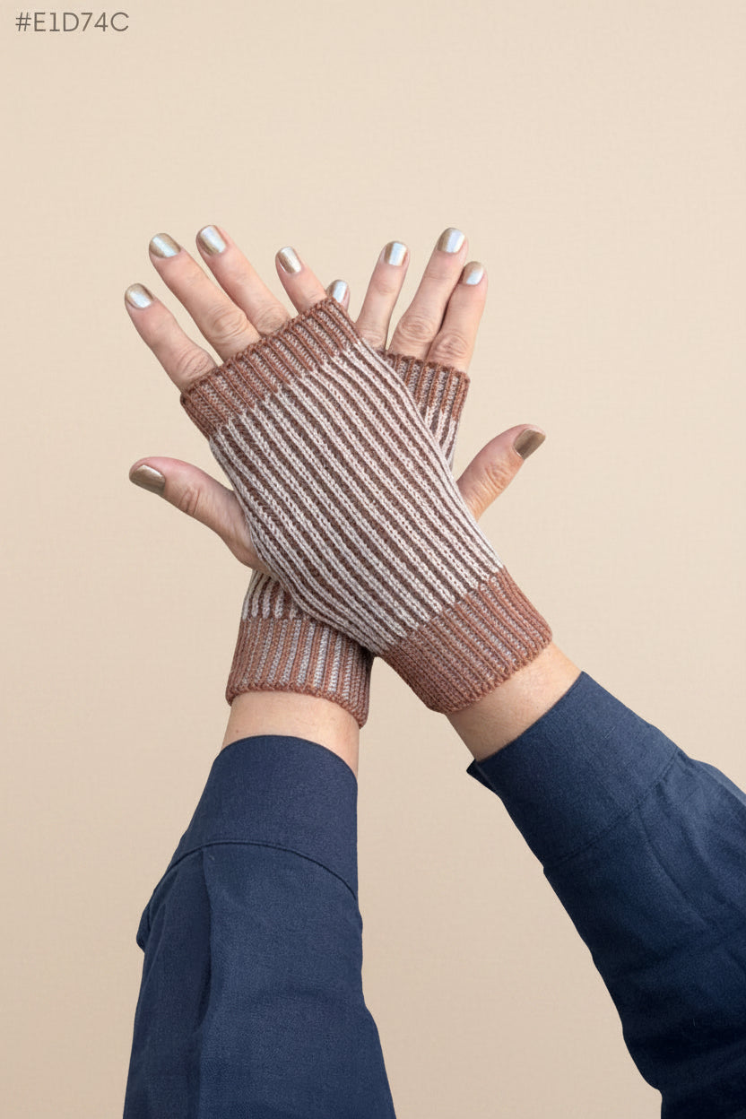 hands with cinnamon colour gloves
