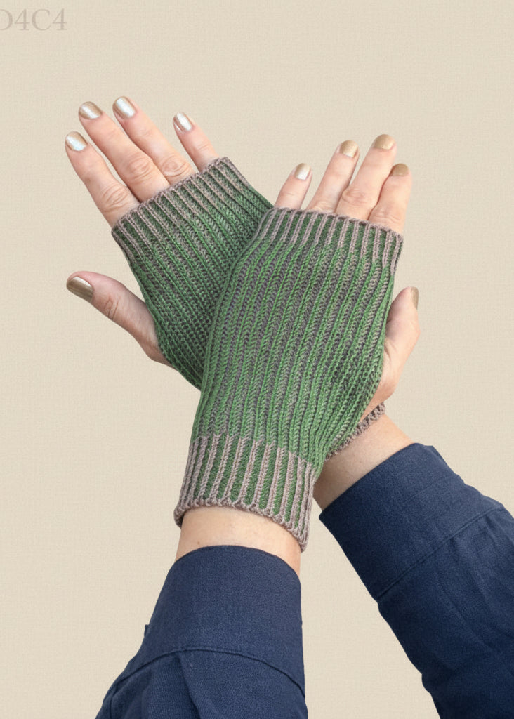 hands with matcha colour brioche gloves
